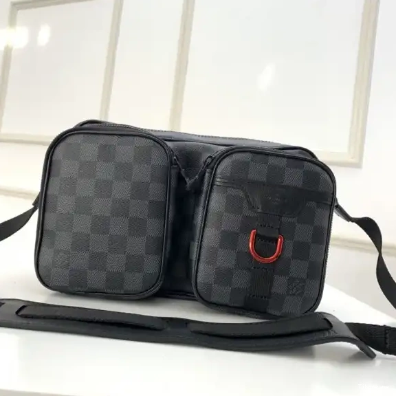Affordable LOUIS BAG MESSENGER UTILITY VUITTON 0630